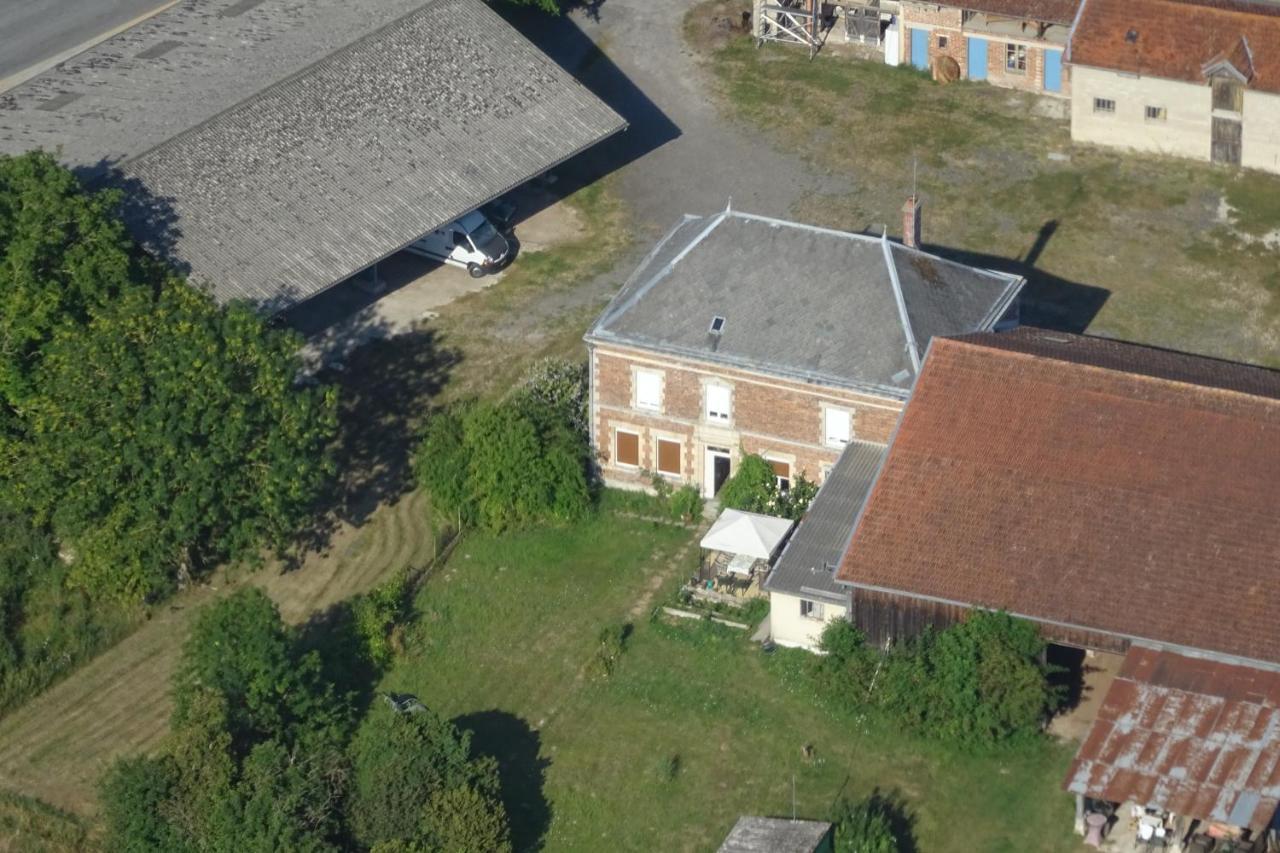 Chambre D'Hotes Fantesstique Berzieux Zewnętrze zdjęcie